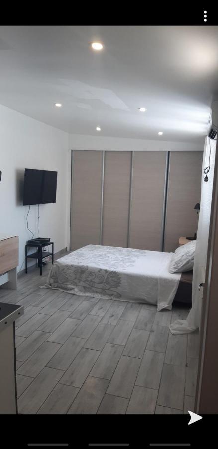 La Nuit Etoilee Hotel มาร์กเซย ภายนอก รูปภาพ